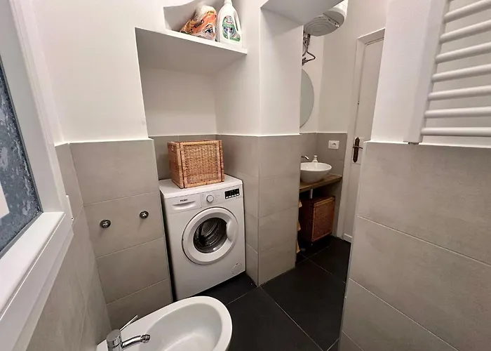 Casa Oscar - Ideale Per Famiglie, Centro, 2 Min Dal Mare * Loano