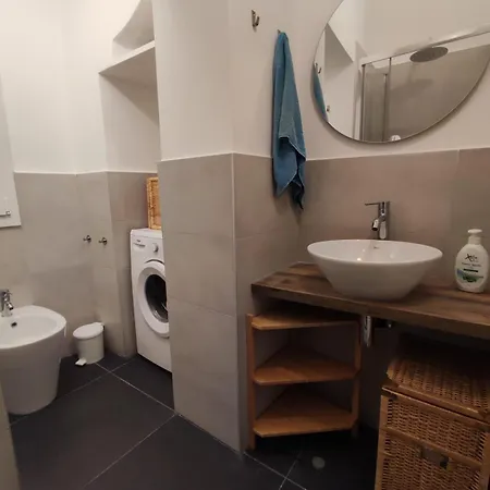 Casa Oscar - Ideale Per Famiglie, Centro, 2 Min Dal Mare דירה לואנו