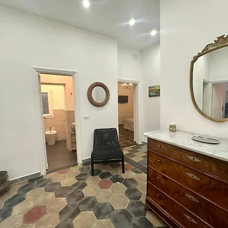 Casa Oscar - Ideale Per Famiglie, Centro, 2 Min Dal Mare